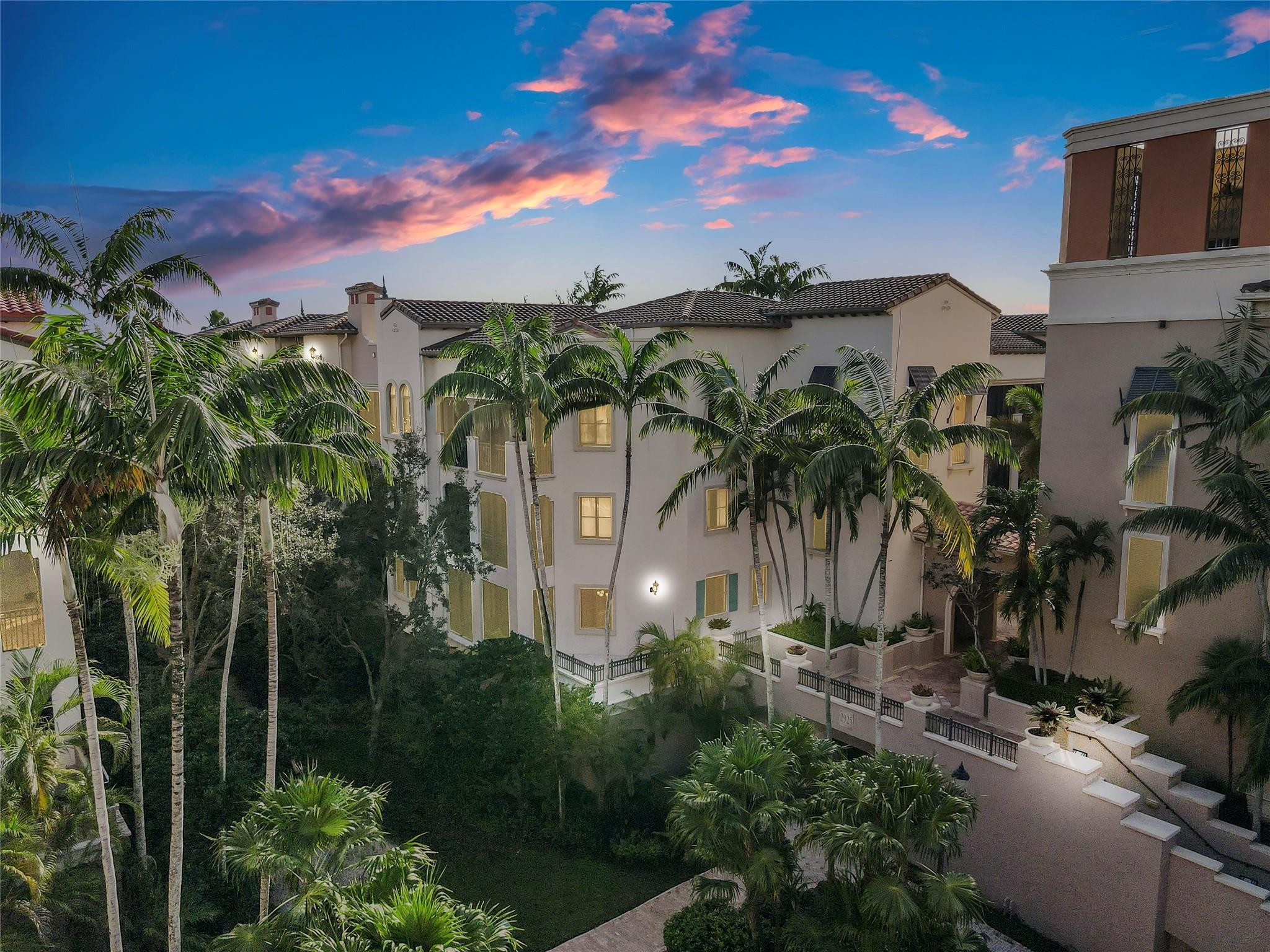 ARTESIA - VILLA ALHAMBRA - Residential