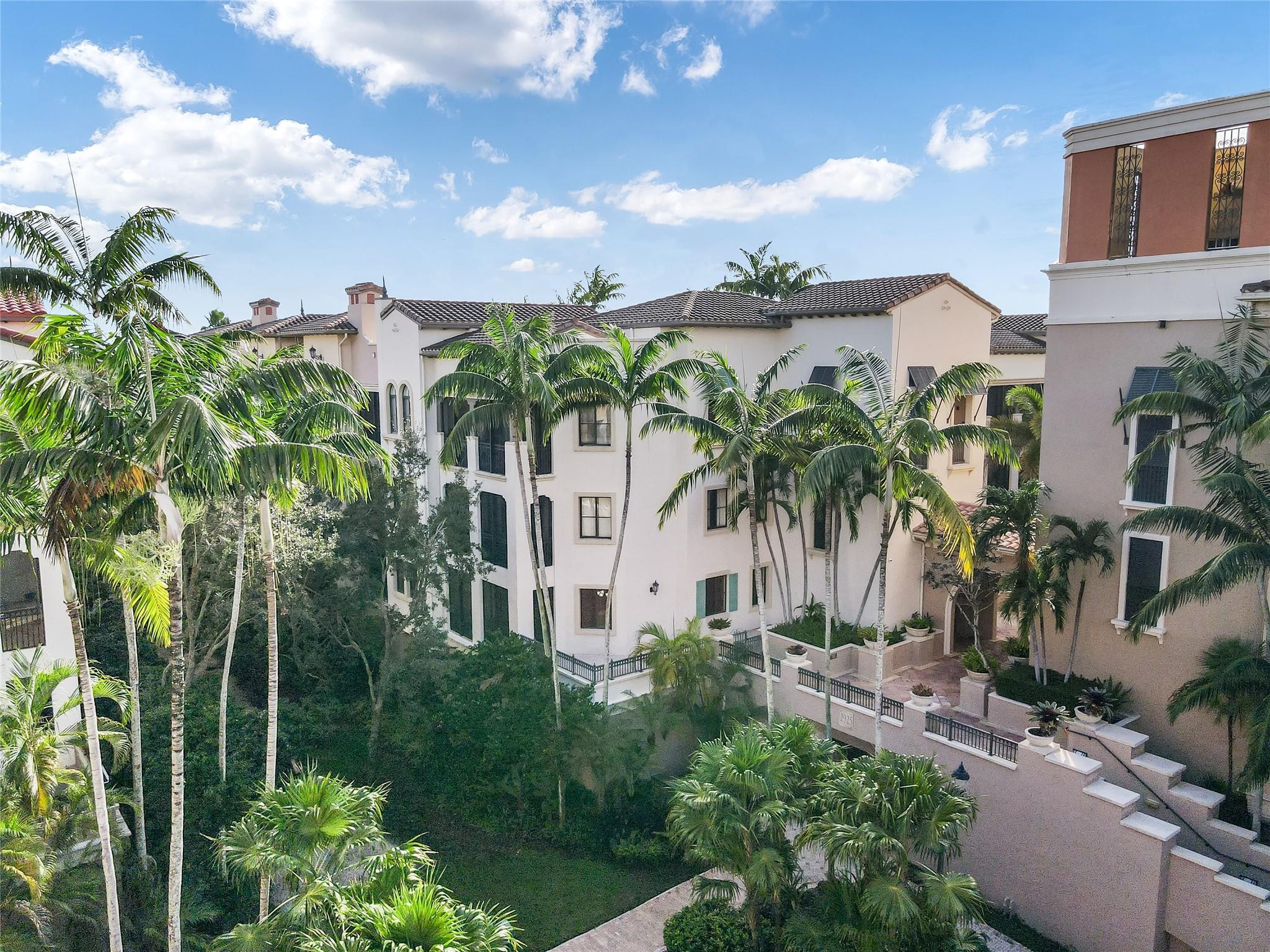 ARTESIA - VILLA ALHAMBRA - Residential