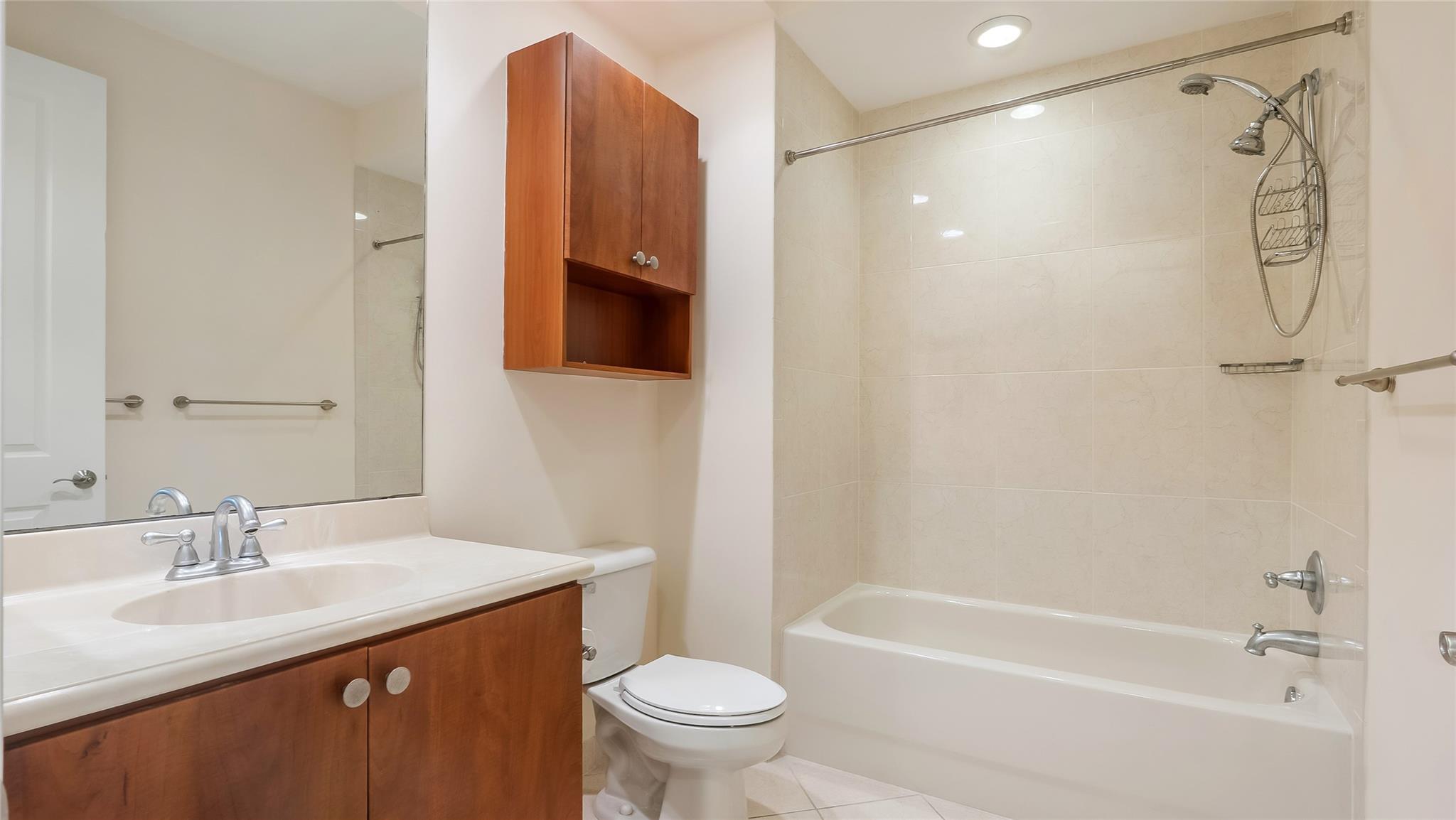 ARTESIA - VILLA ALHAMBRA - Residential