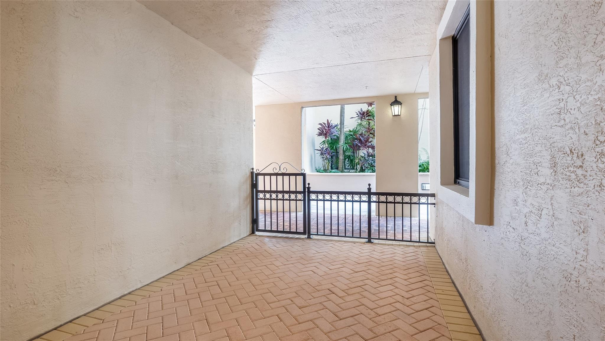 ARTESIA - VILLA ALHAMBRA - Residential