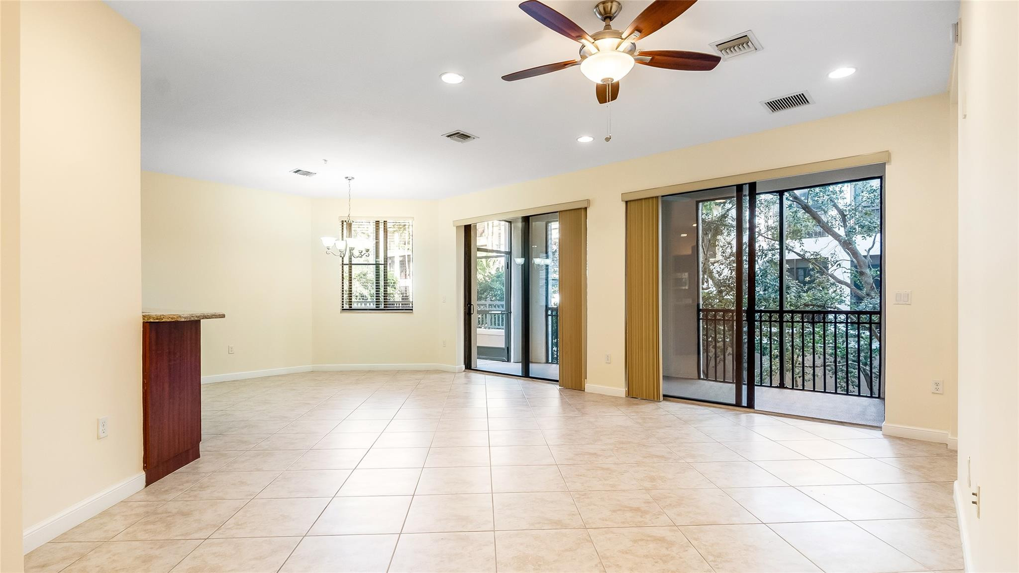 ARTESIA - VILLA ALHAMBRA - Residential