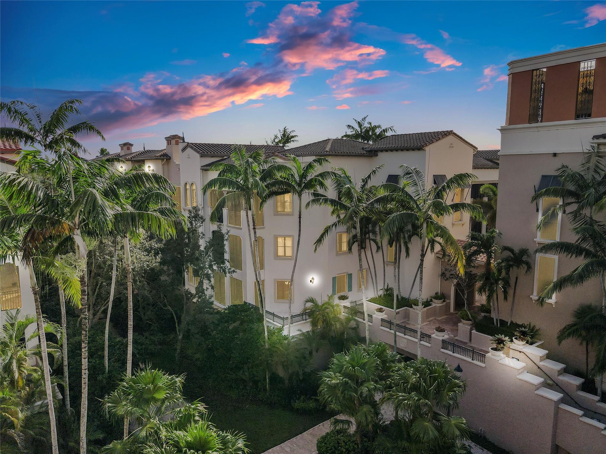 ARTESIA - VILLA ALHAMBRA - Residential