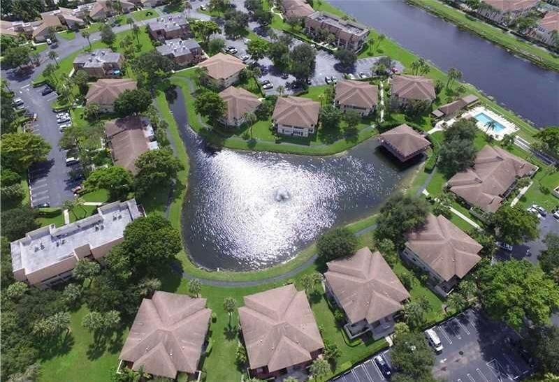 DELRAY OAKS CONDO - Residential