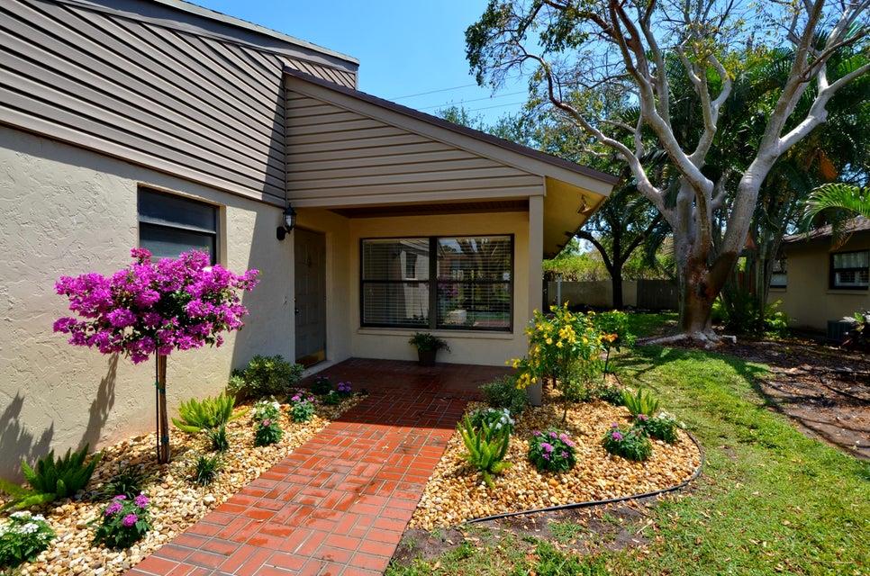 DELRAY OAKS CONDO - Residential