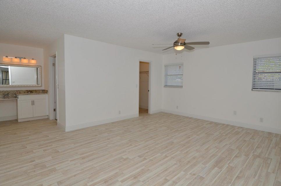 DELRAY OAKS CONDO - Residential