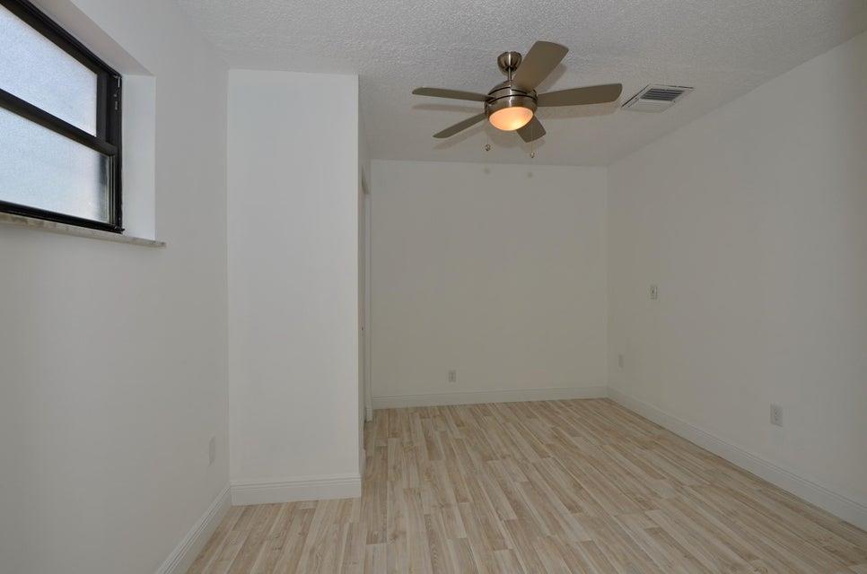 DELRAY OAKS CONDO - Residential