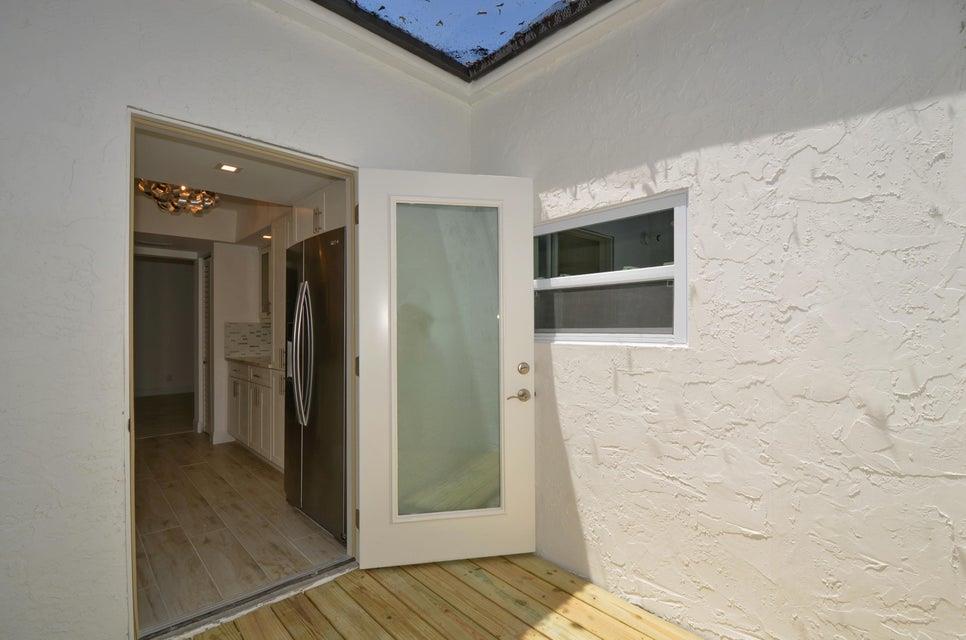 DELRAY OAKS CONDO - Residential