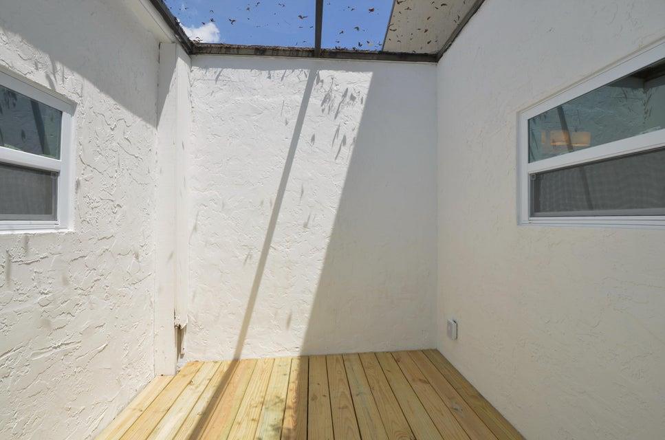 DELRAY OAKS CONDO - Residential