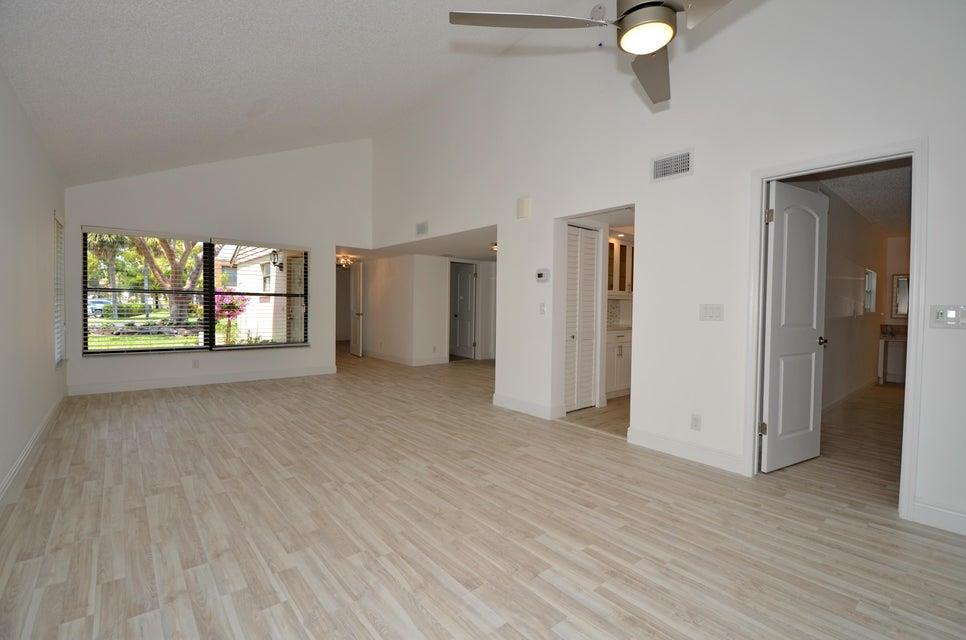 DELRAY OAKS CONDO - Residential