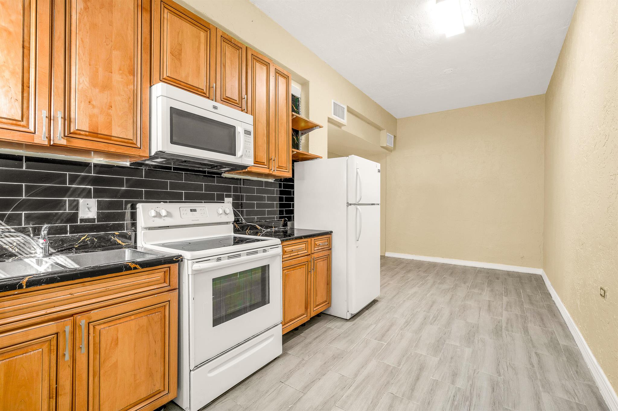 BOYNTON HILLS - Residential Lease