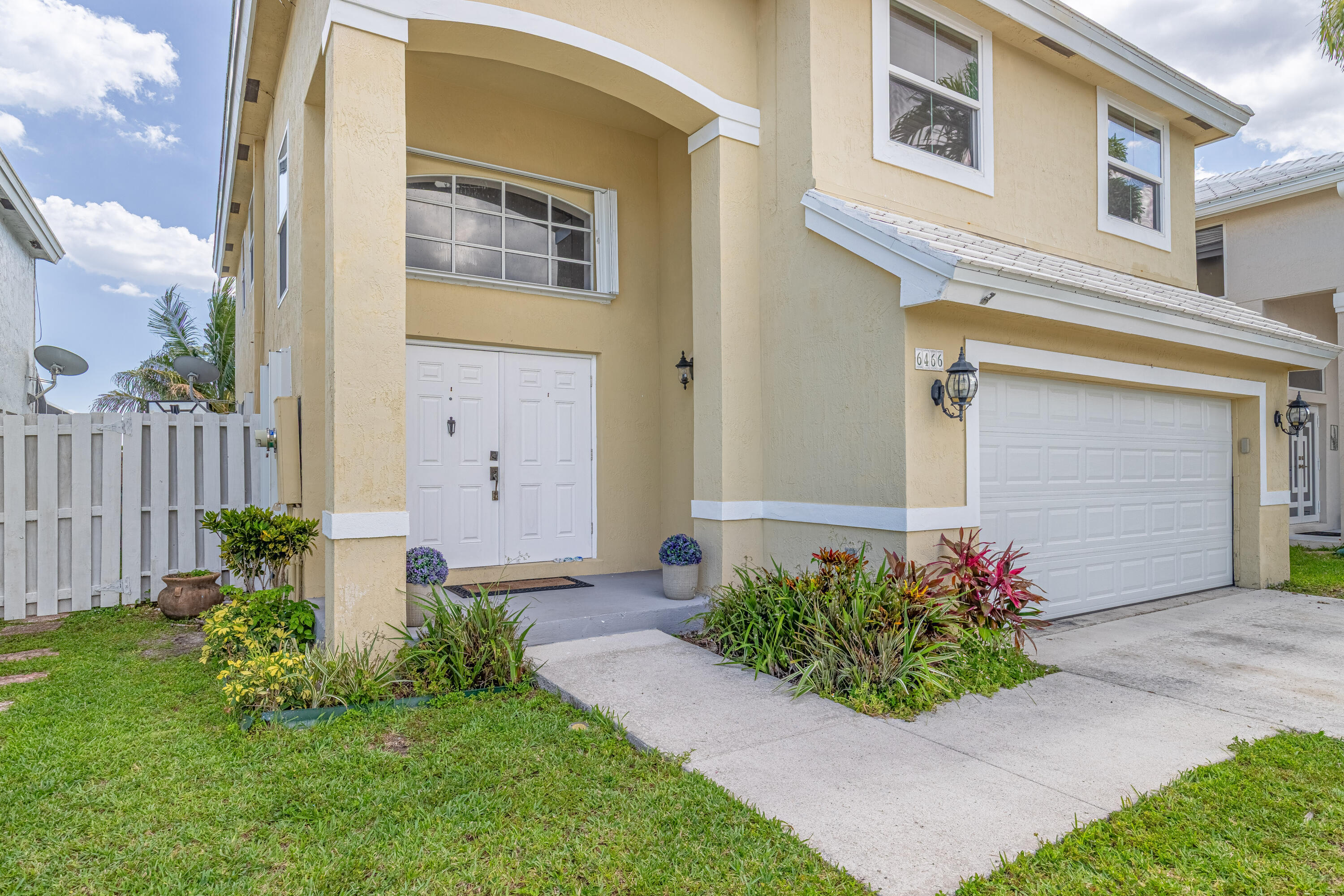 CORAL BAY PARCEL - Residential Lease