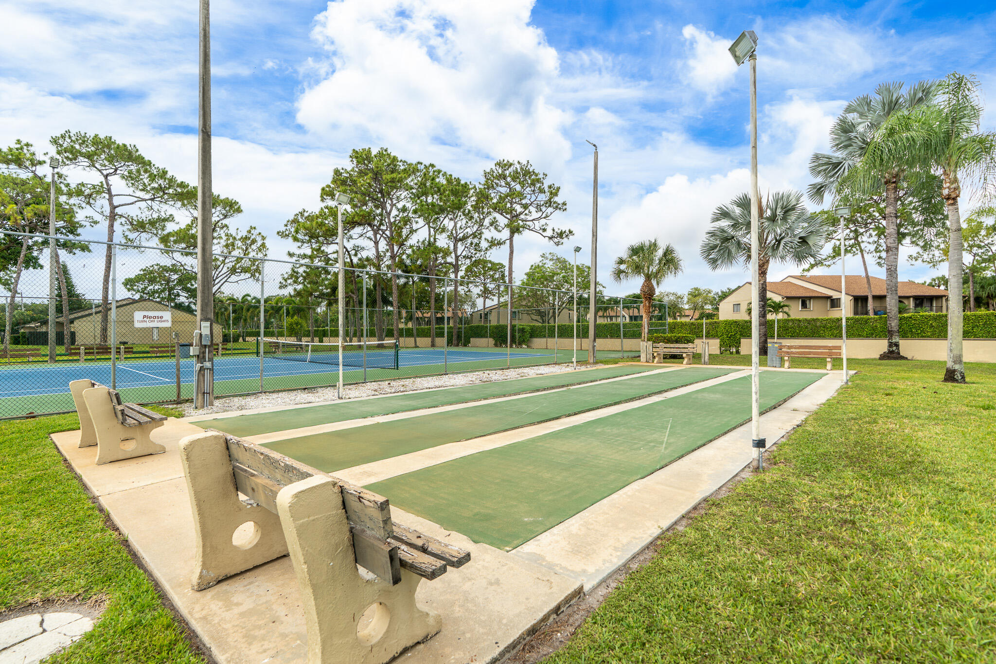 PINE RIDGE NORTH VILLAGE III CONDO - Residential