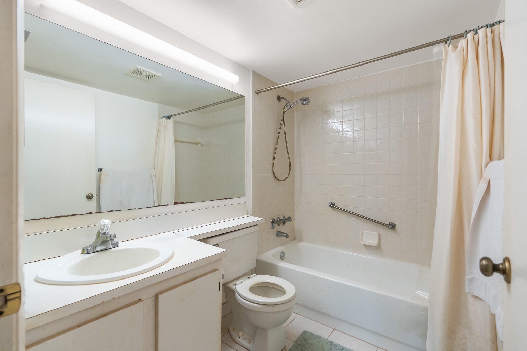 PINE RIDGE NORTH VILLAGE III CONDO - Residential