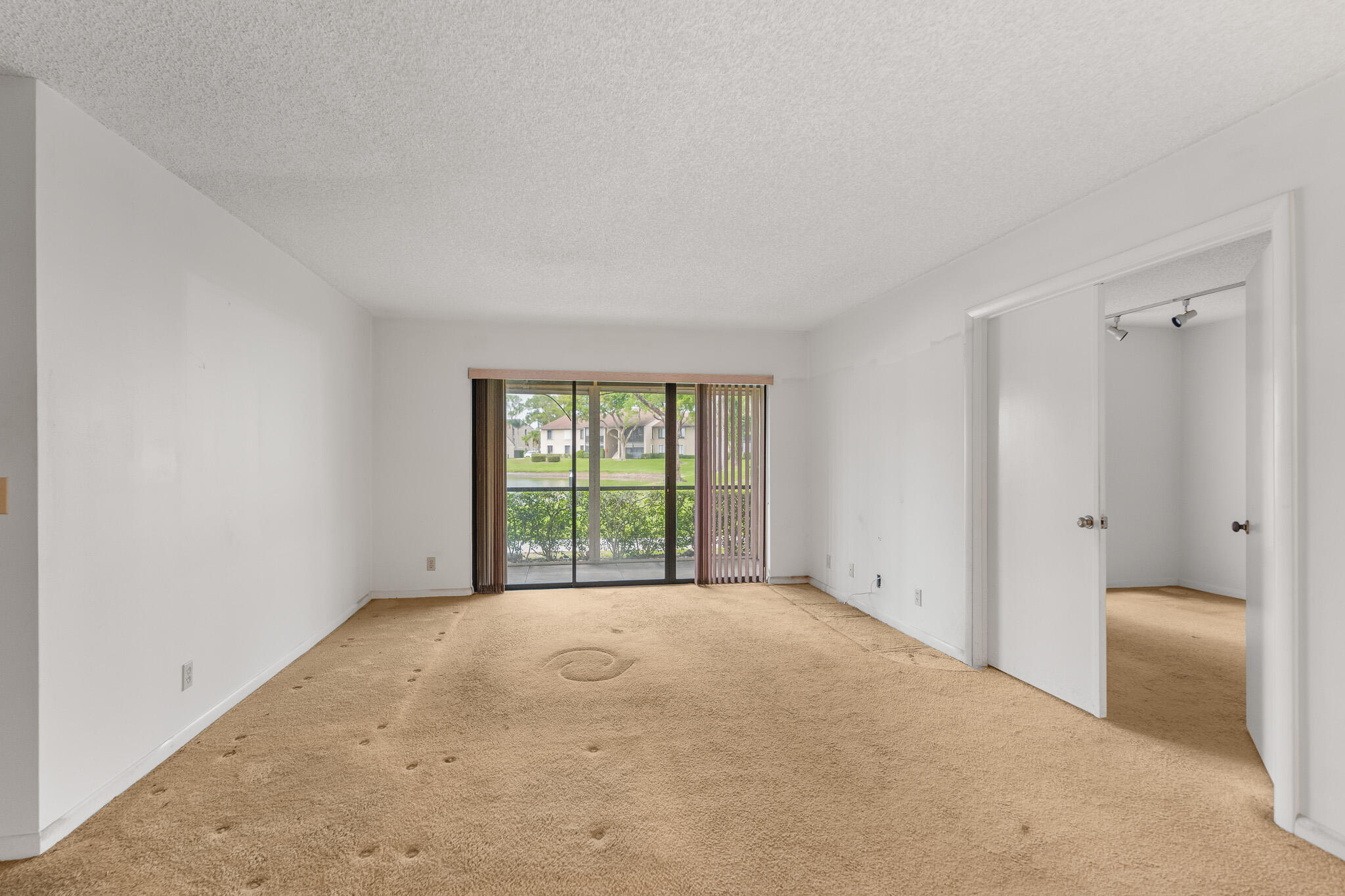 PINE RIDGE NORTH VILLAGE III CONDO - Residential