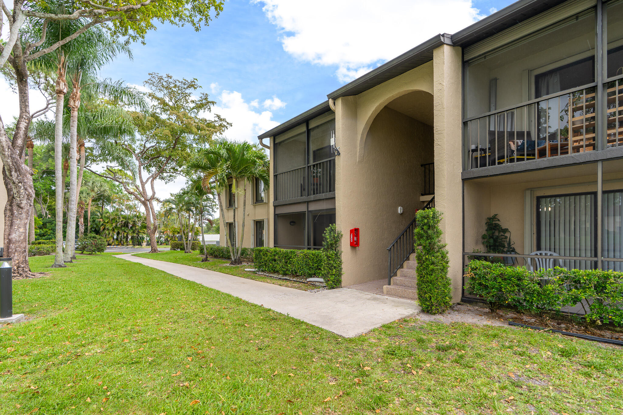 PINE RIDGE NORTH VILLAGE III CONDO - Residential