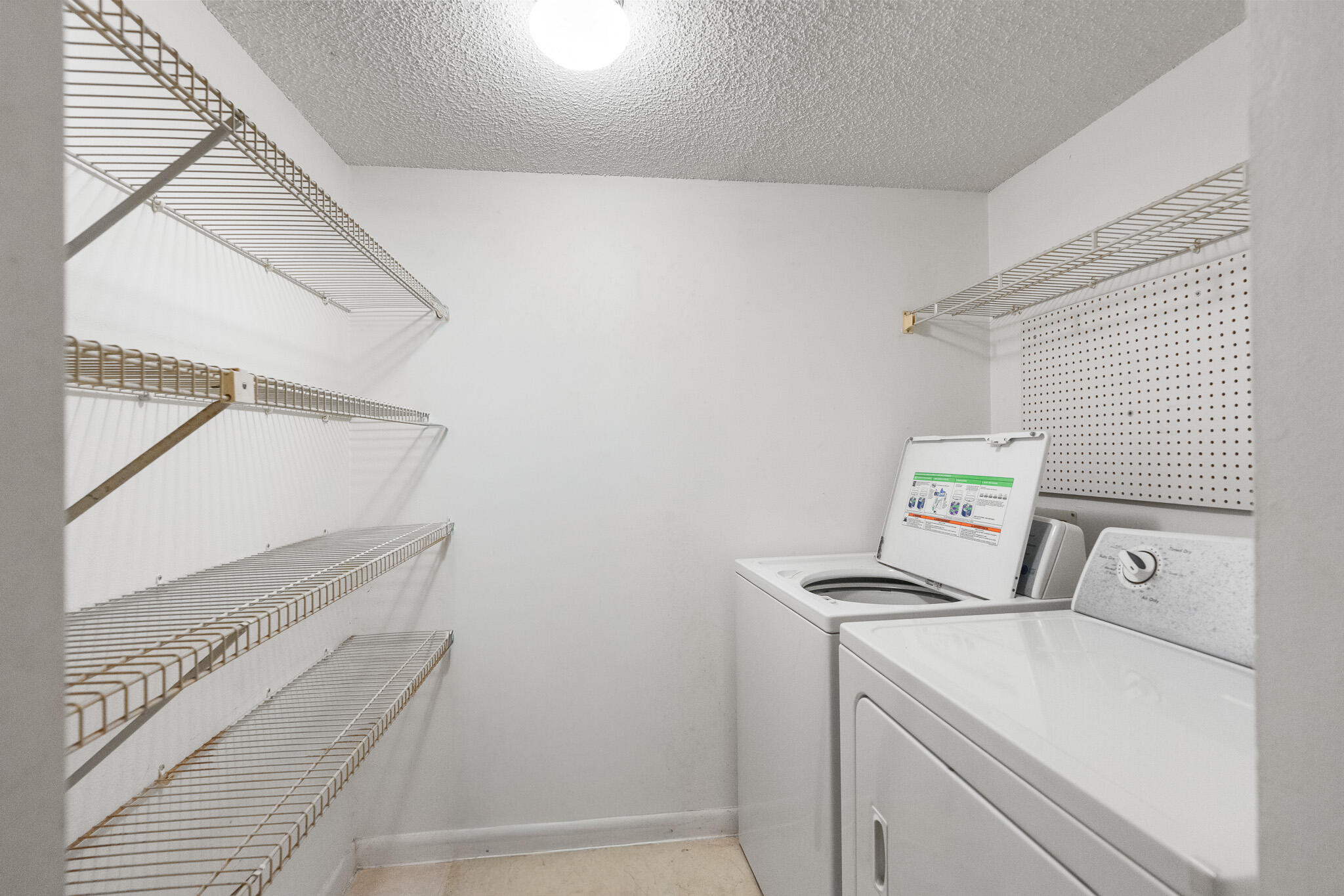 PINE RIDGE NORTH VILLAGE III CONDO - Residential