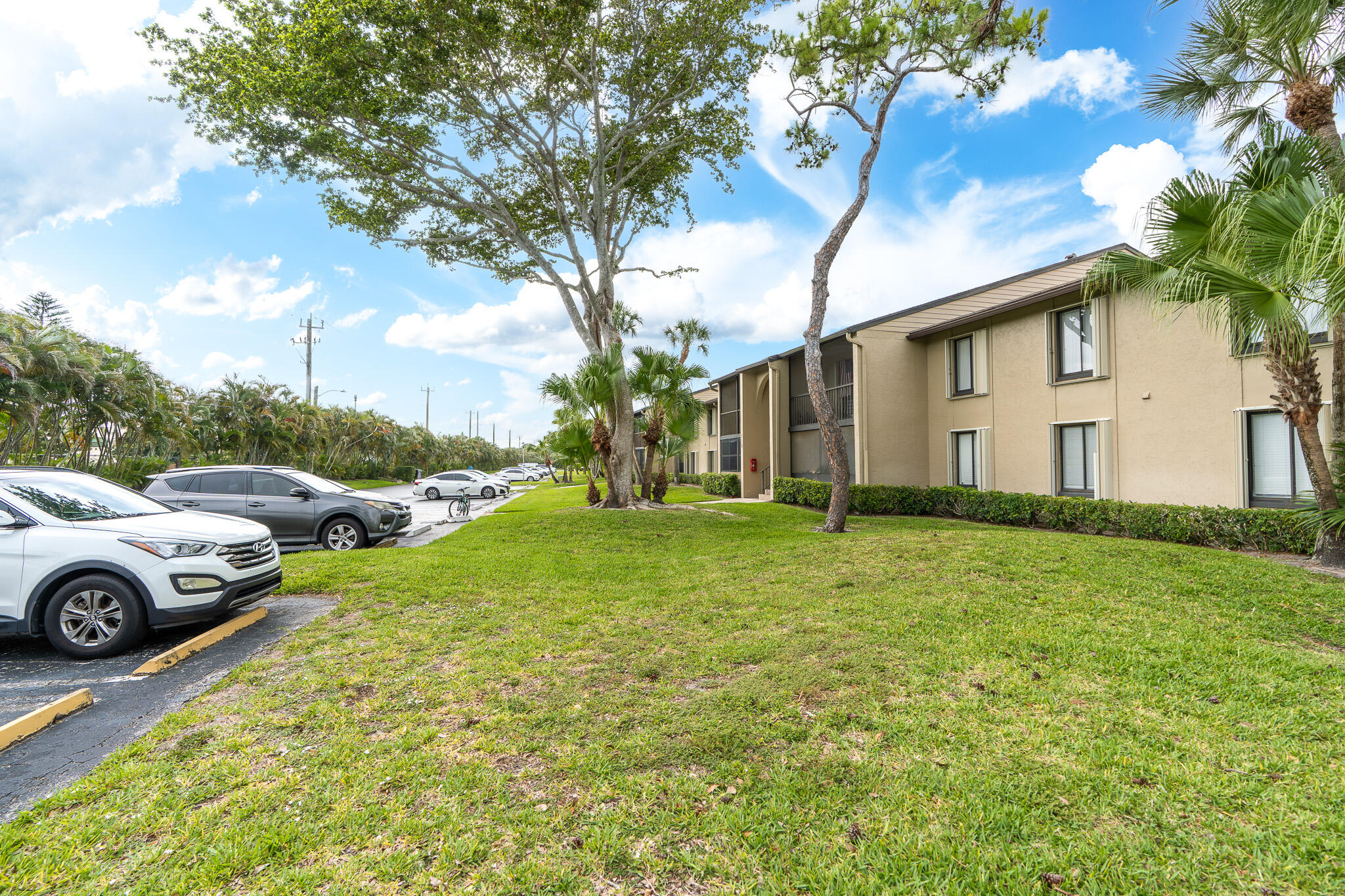 PINE RIDGE NORTH VILLAGE III CONDO - Residential