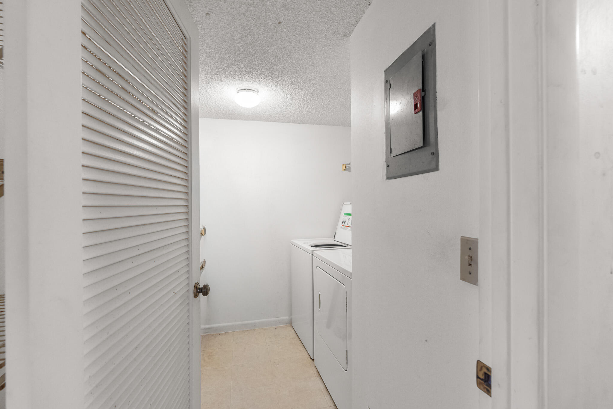 PINE RIDGE NORTH VILLAGE III CONDO - Residential