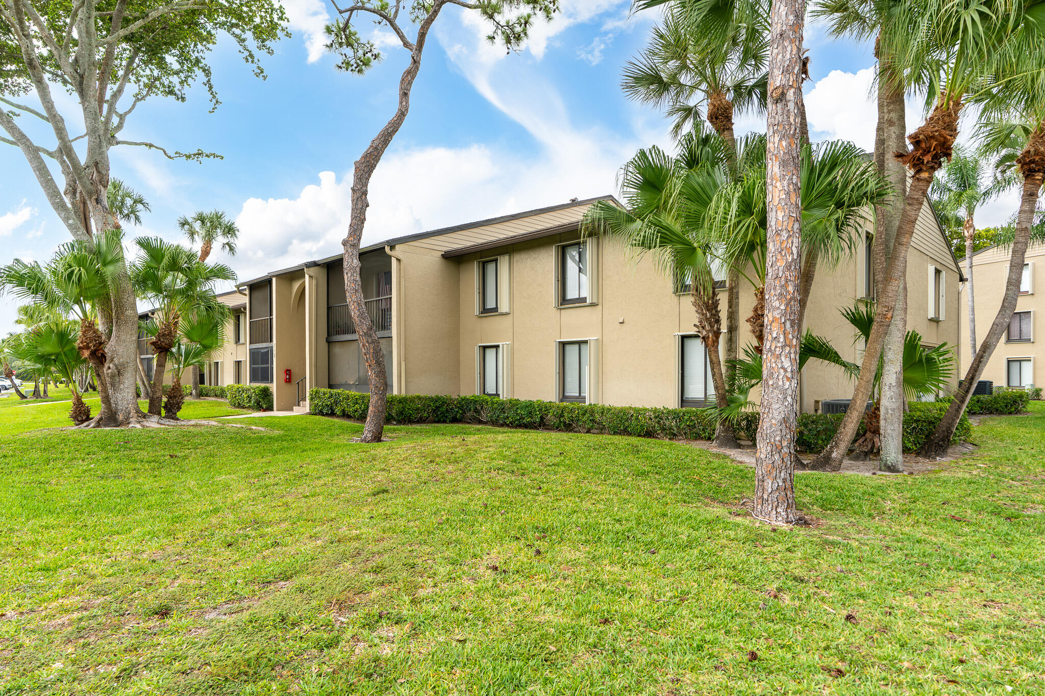PINE RIDGE NORTH VILLAGE III CONDO - Residential