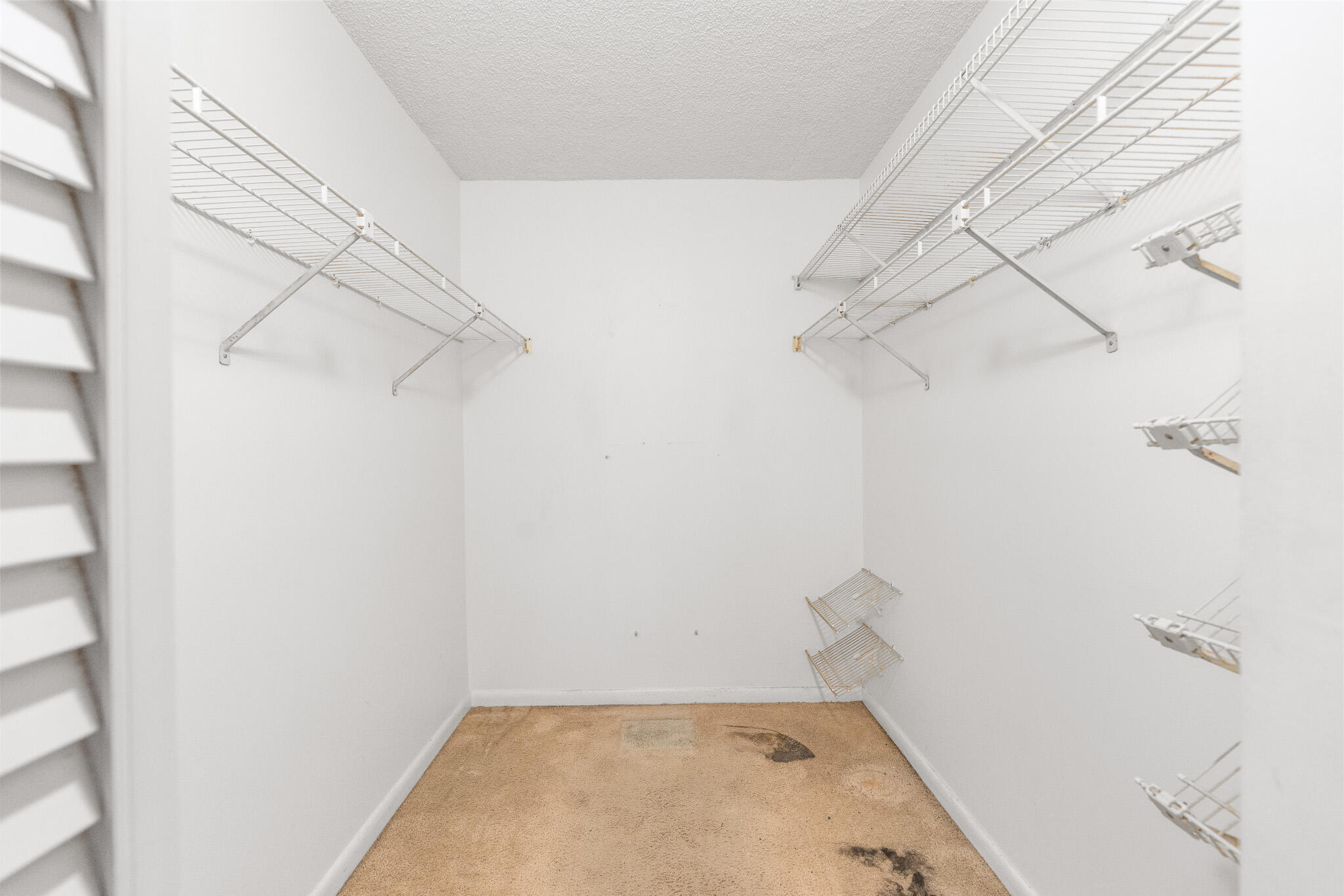 PINE RIDGE NORTH VILLAGE III CONDO - Residential