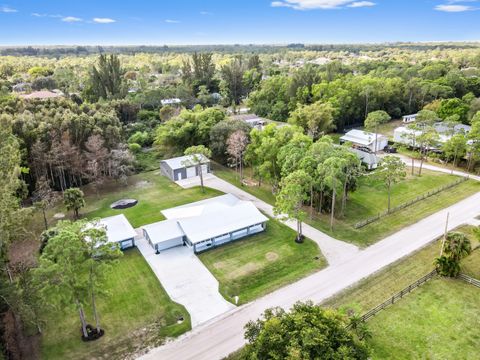 A home in Loxahatchee