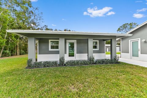 A home in Loxahatchee