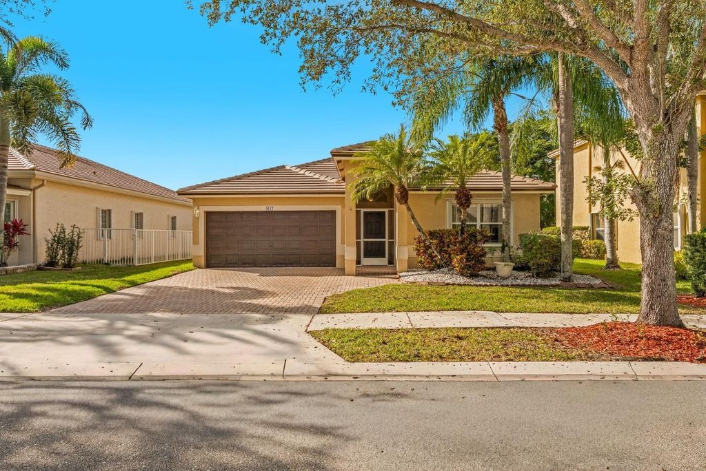 Photo of 4017 Sapphire Lane, Weston, FL 33331 (MLS # F10543223)