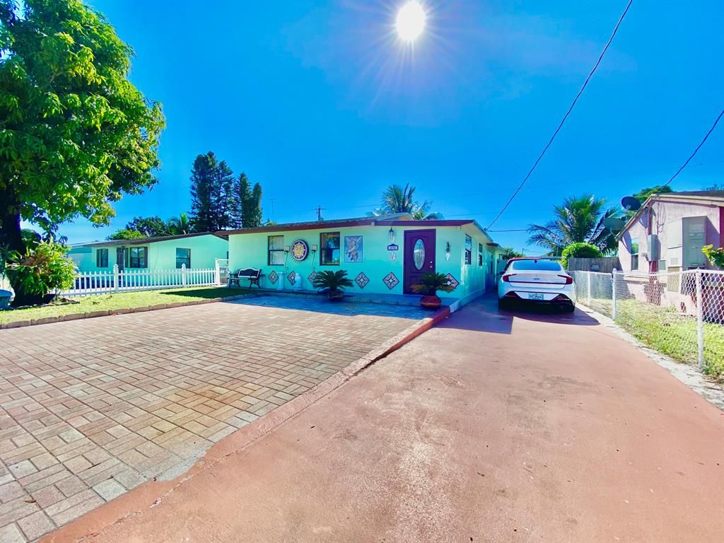 Photo of 4718 10th Avenue Ave N, Green Acres, FL 33463 (MLS # R10762226)