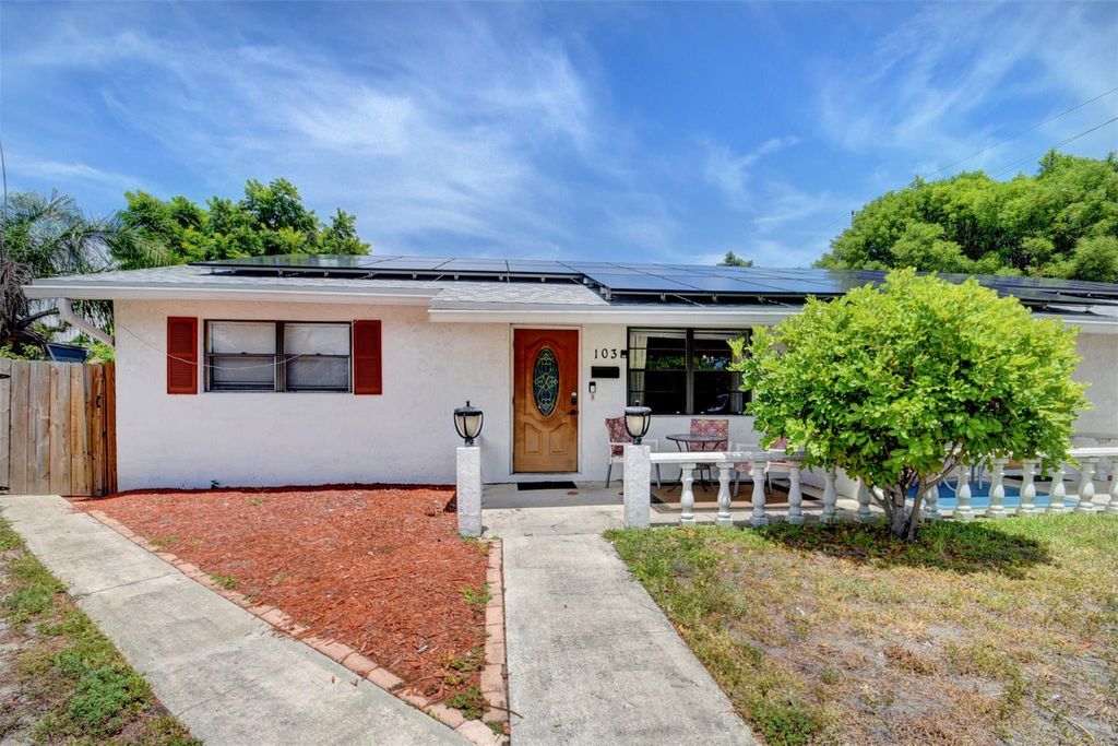 Photo of 103 SW 10th Avenue, Boynton Beach, FL 33435 (MLS # F10553939)