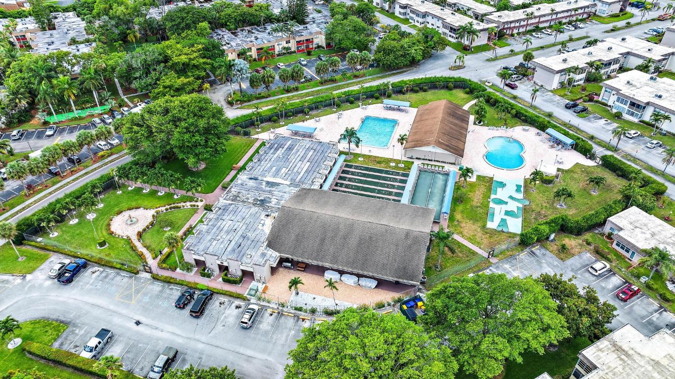 LAKESIDE VILLAGE CONDO 10 - Residential