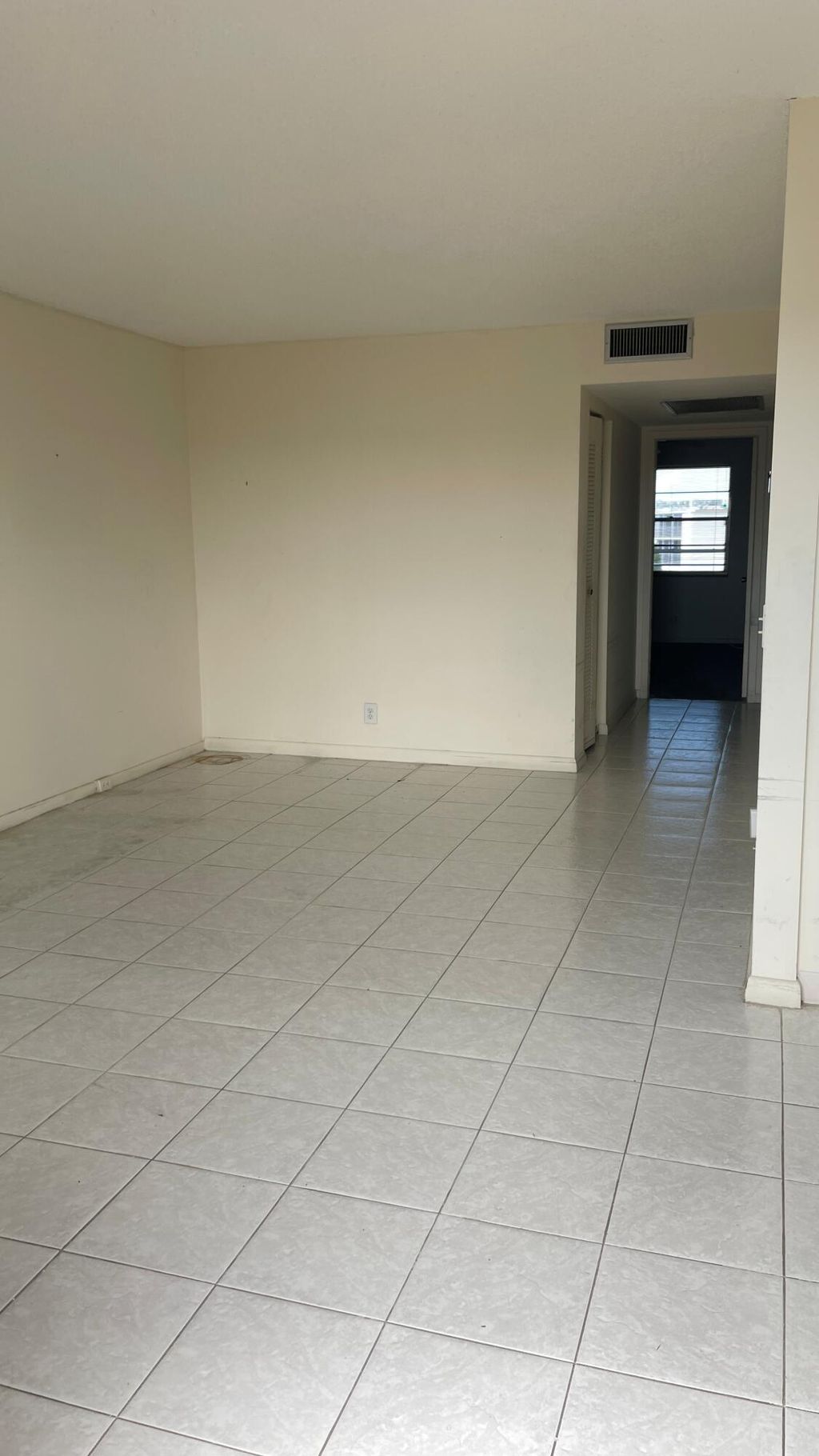 Photo of 4022 Hythe, Boca Raton, FL 33434 (MLS # B26021681)