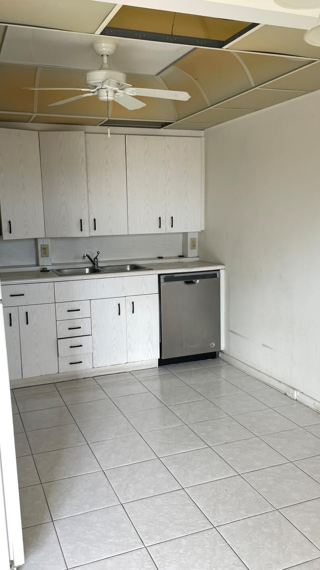 HYTHE AT CENTURY VILLAGE CONDO - Residential