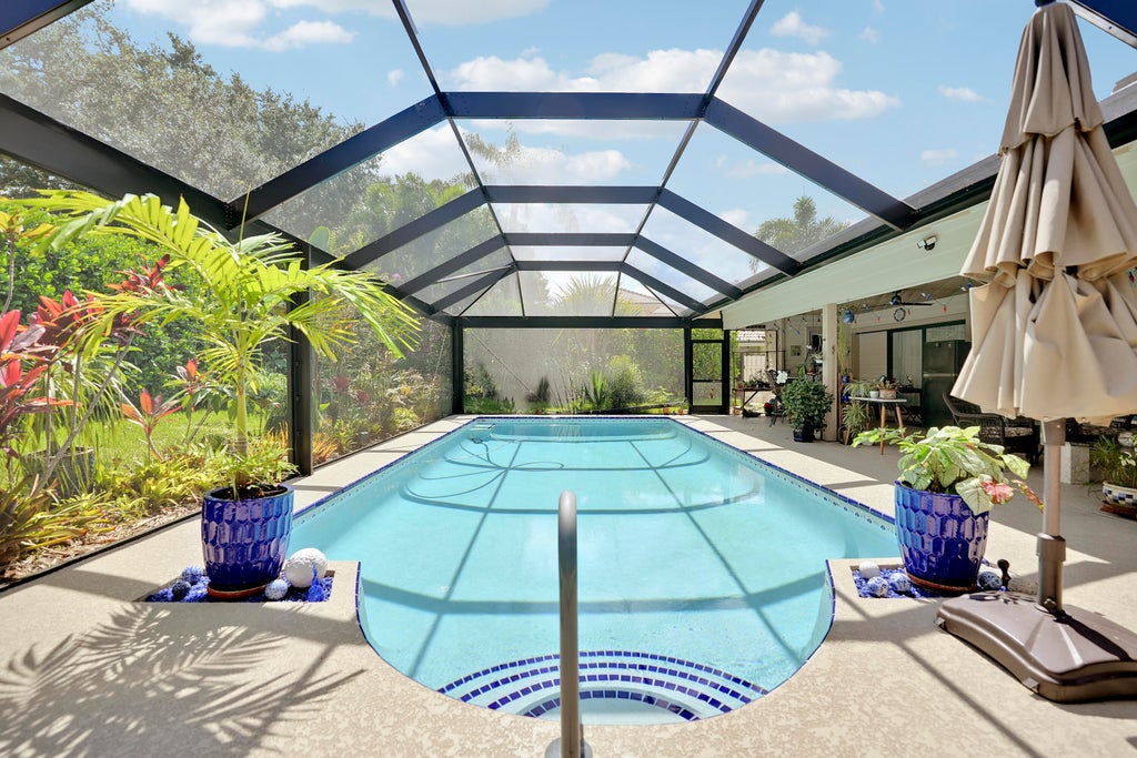 Photo of 11 Alnwick Road, Palm Beach Gardens, FL 33418 (MLS # B26061234)