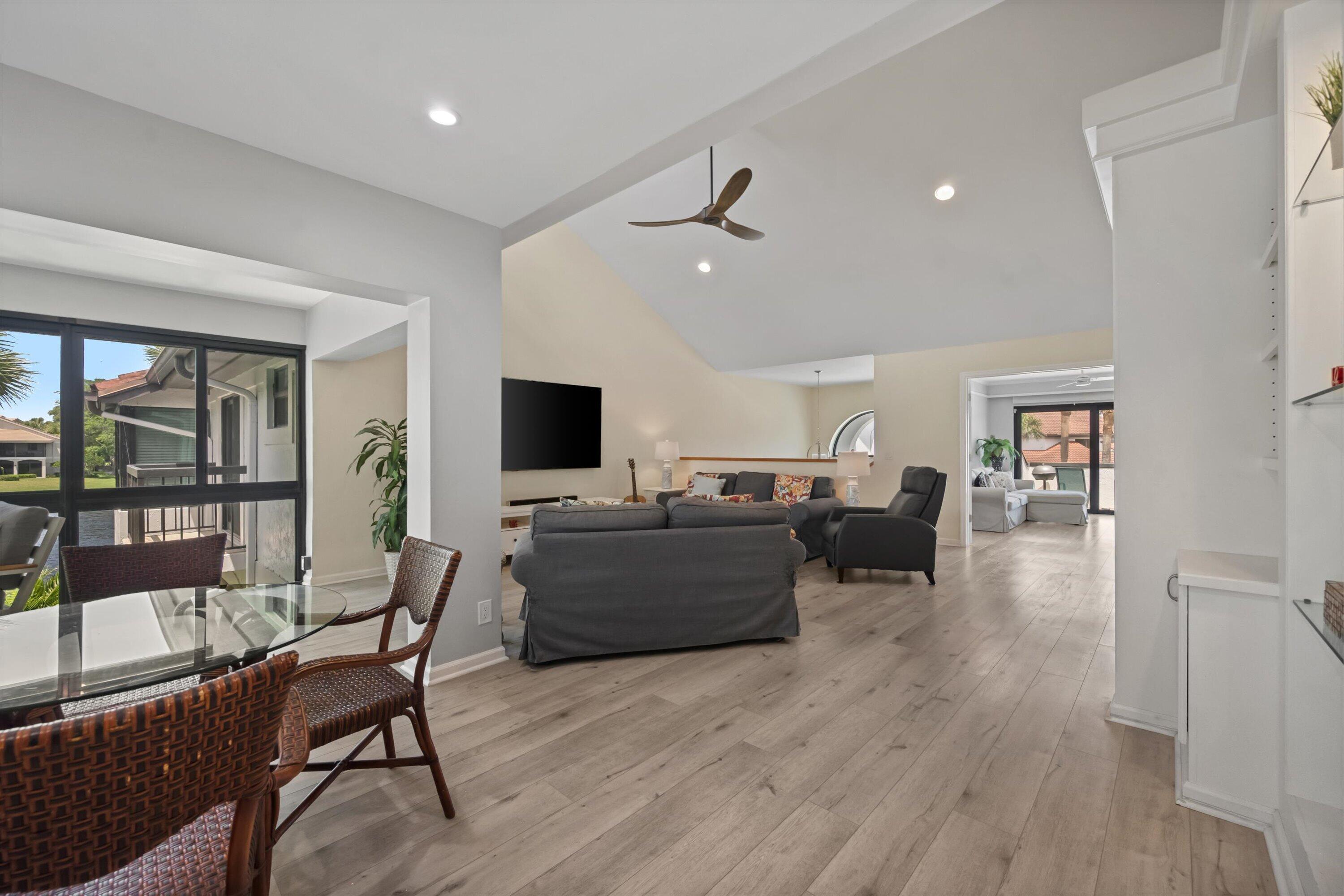 TRADERS CROSSING AT JONATHANS LANDING - Residential