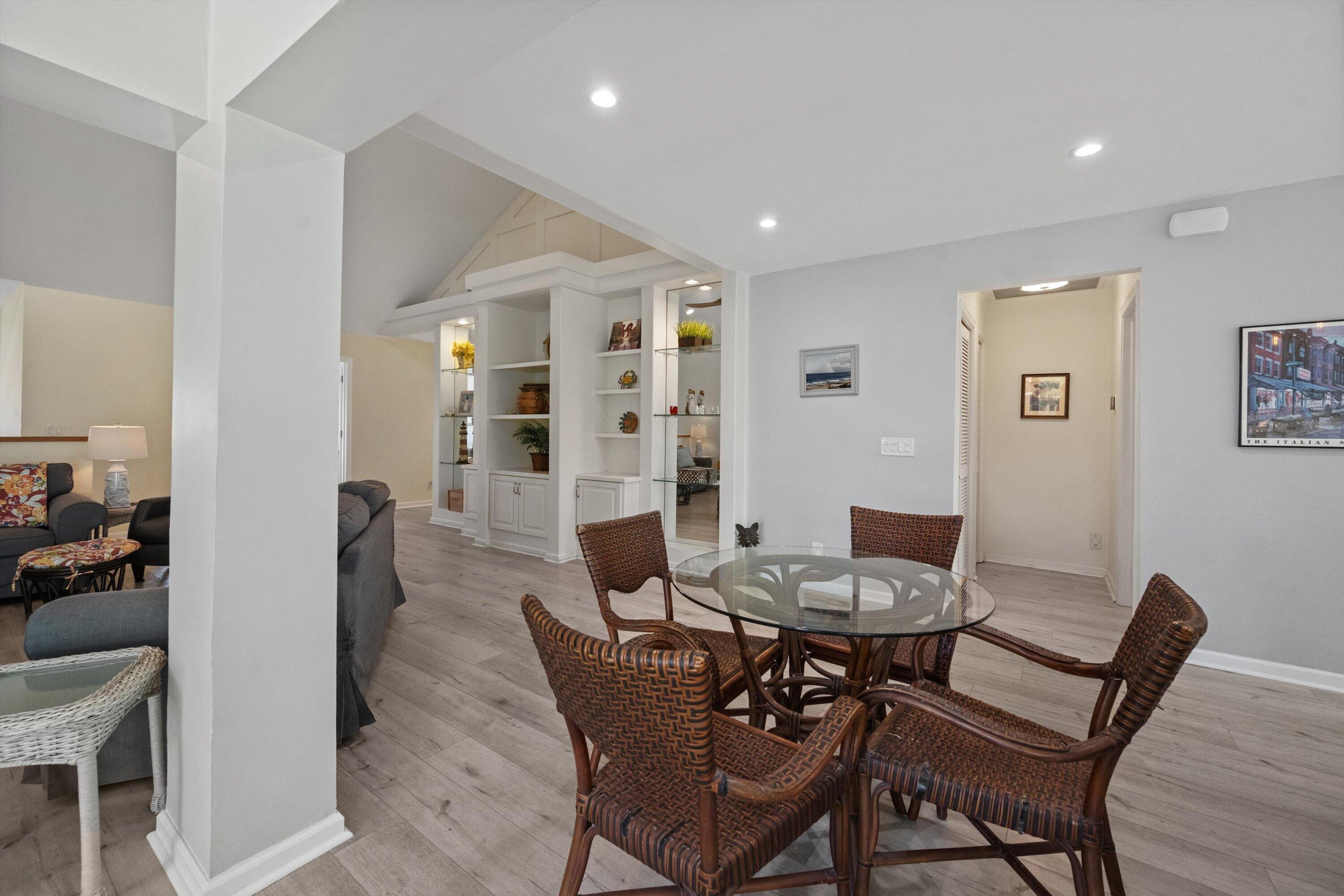 TRADERS CROSSING AT JONATHANS LANDING - Residential