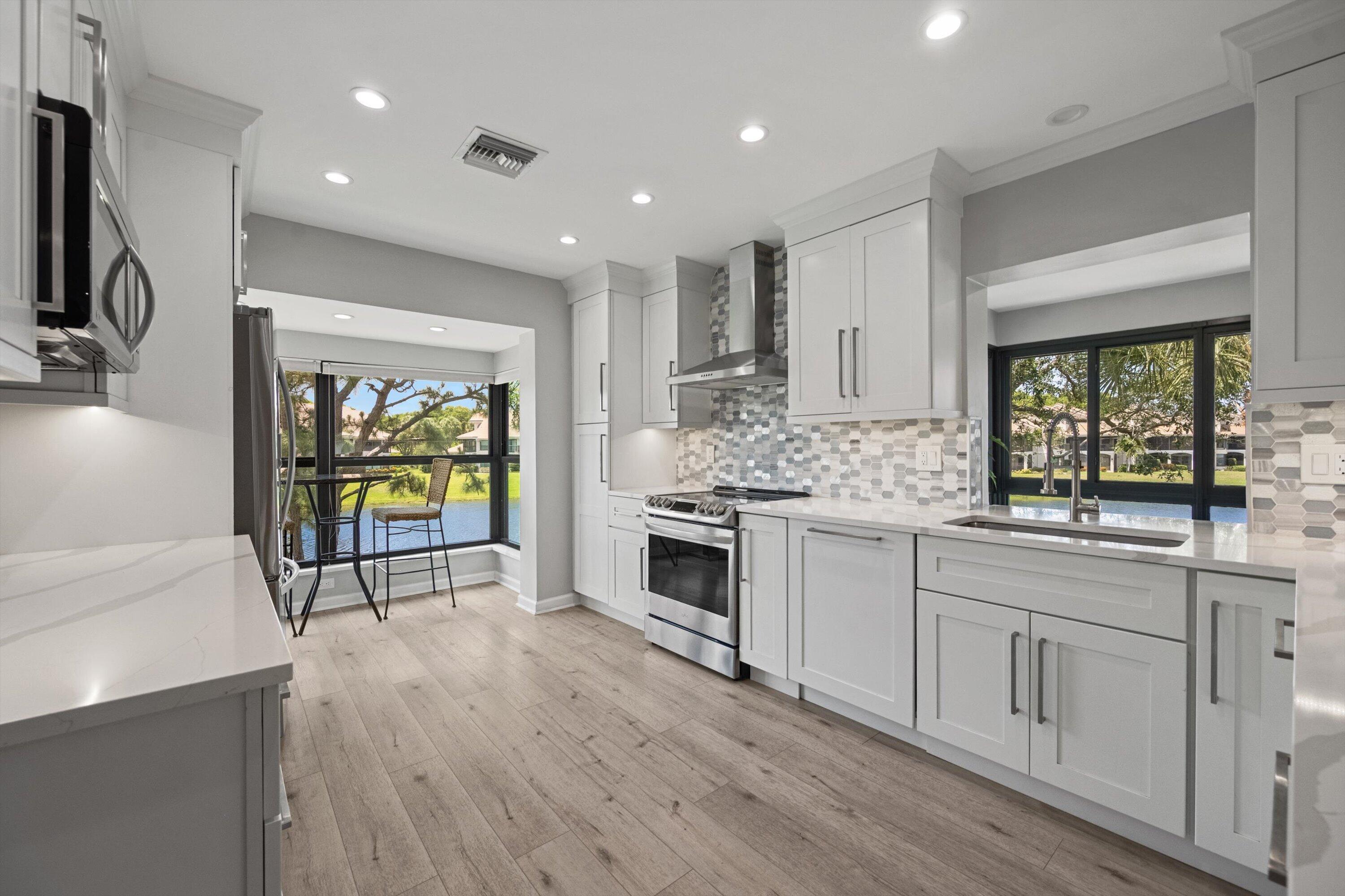 TRADERS CROSSING AT JONATHANS LANDING - Residential