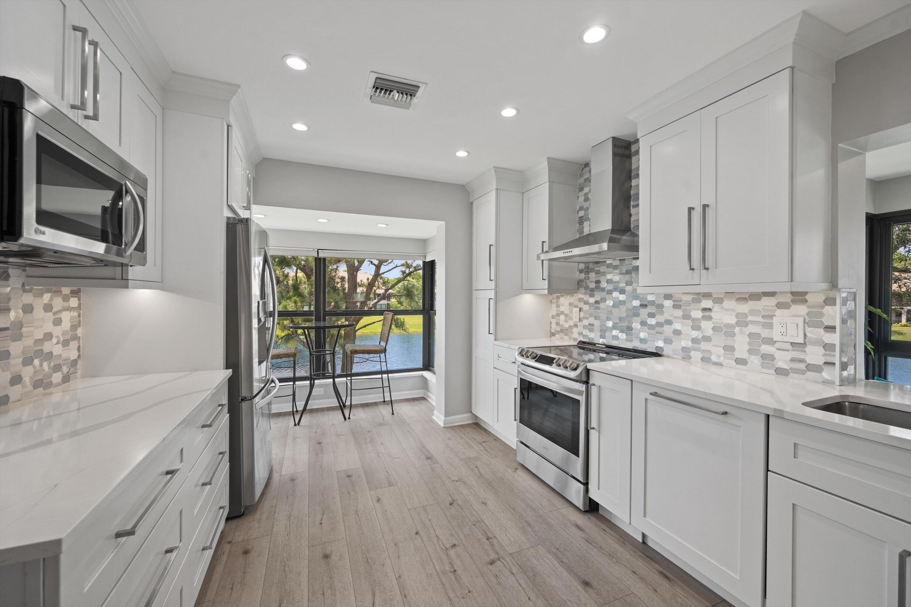 TRADERS CROSSING AT JONATHANS LANDING - Residential