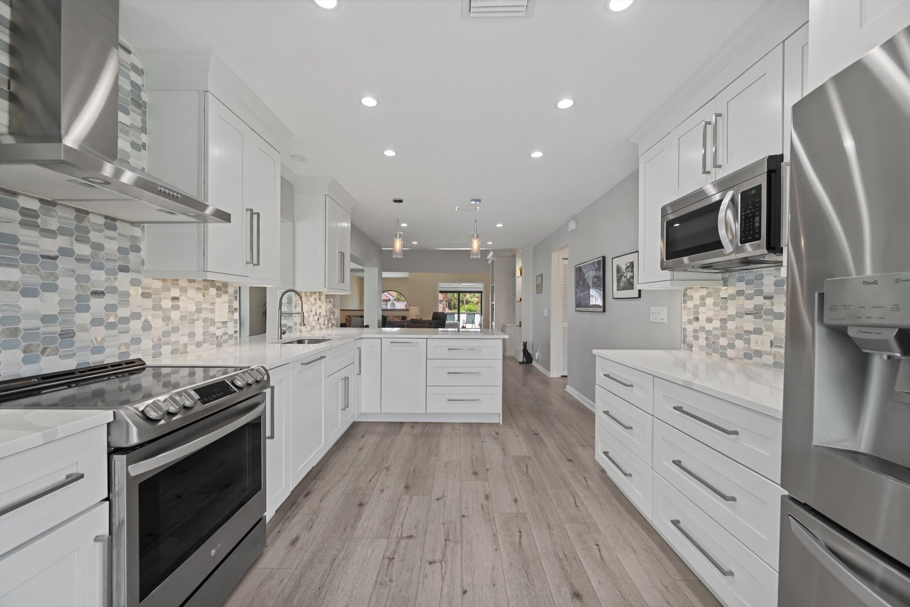 TRADERS CROSSING AT JONATHANS LANDING - Residential
