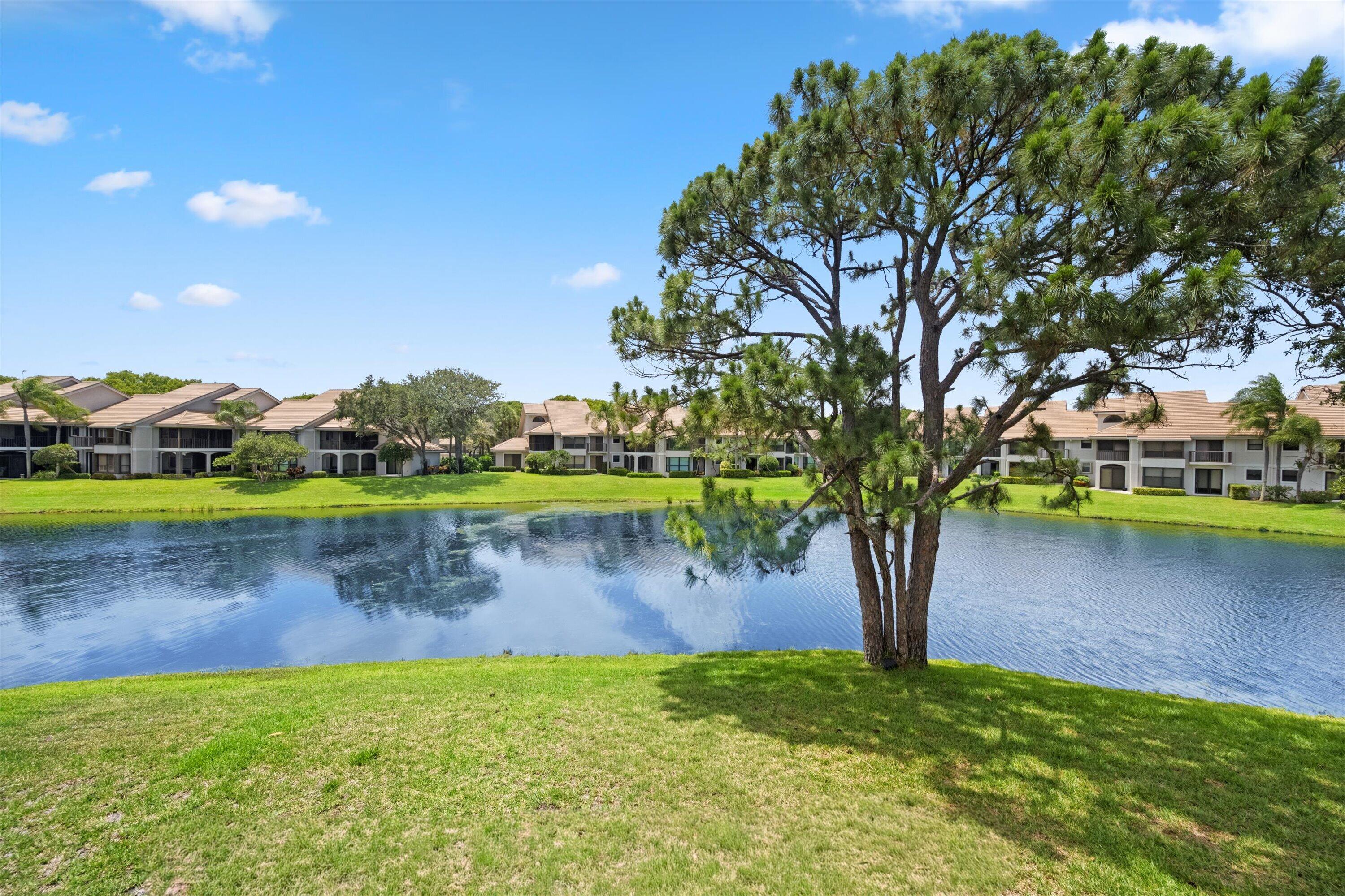 TRADERS CROSSING AT JONATHANS LANDING - Residential