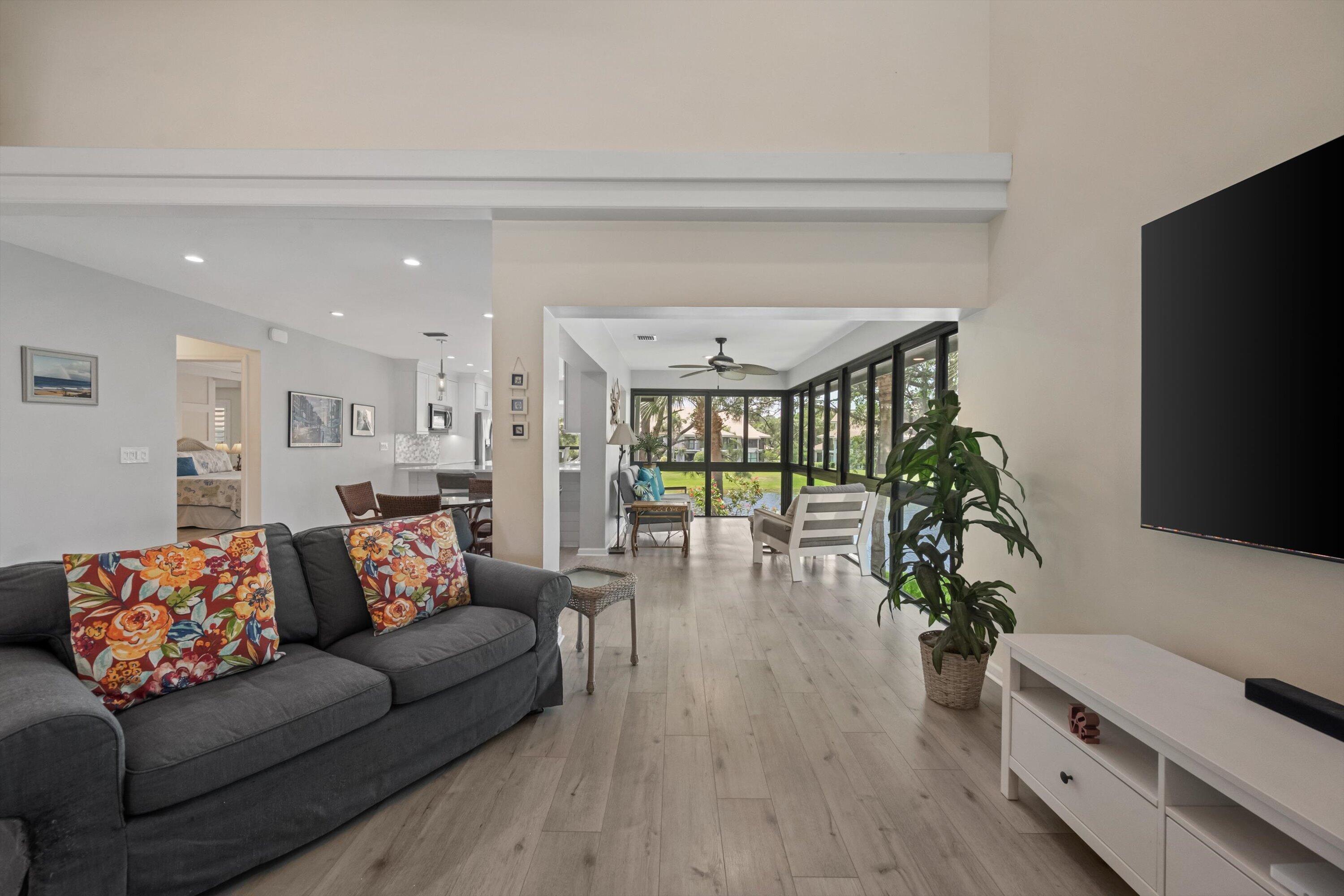 TRADERS CROSSING AT JONATHANS LANDING - Residential