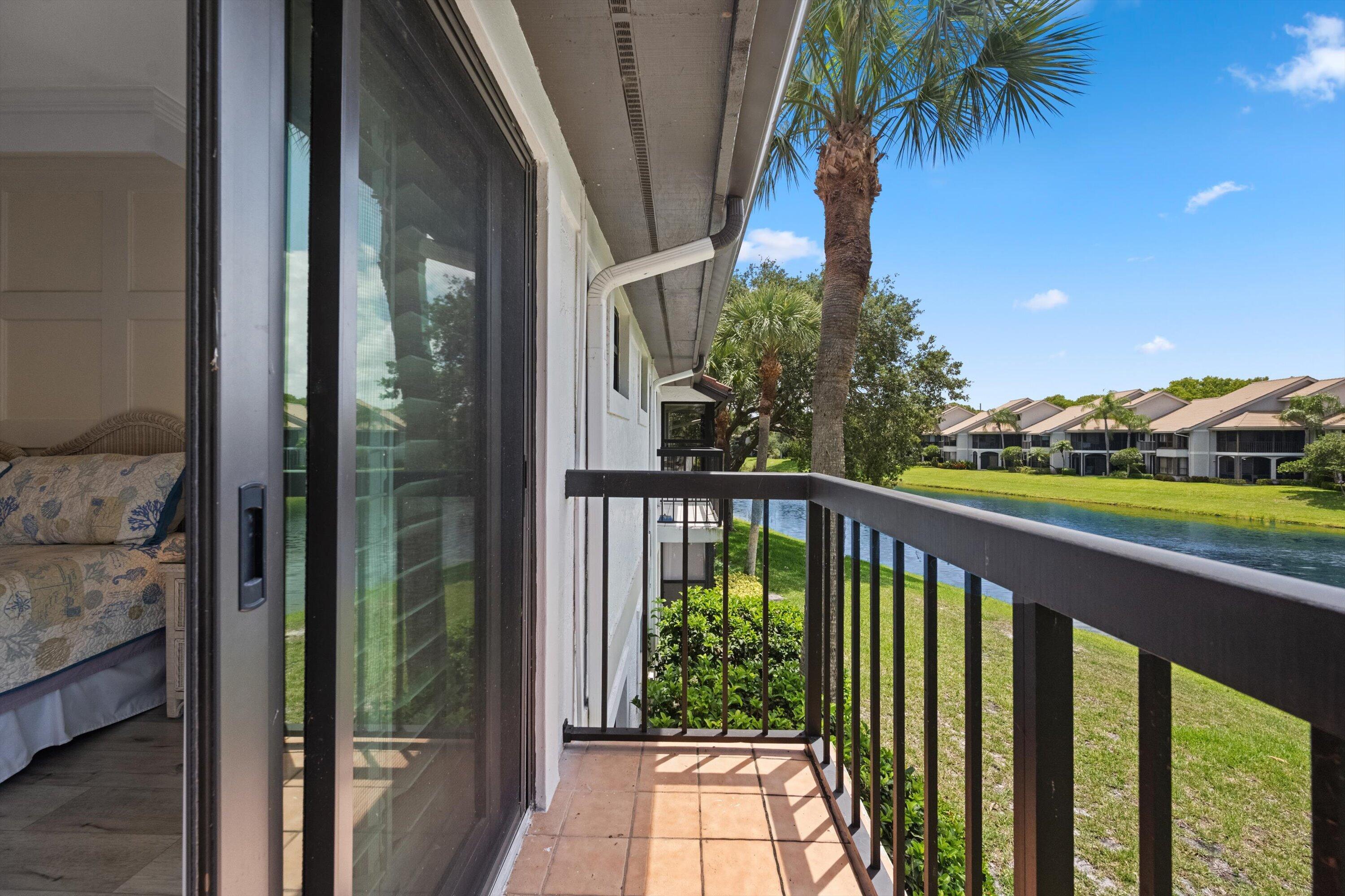 TRADERS CROSSING AT JONATHANS LANDING - Residential