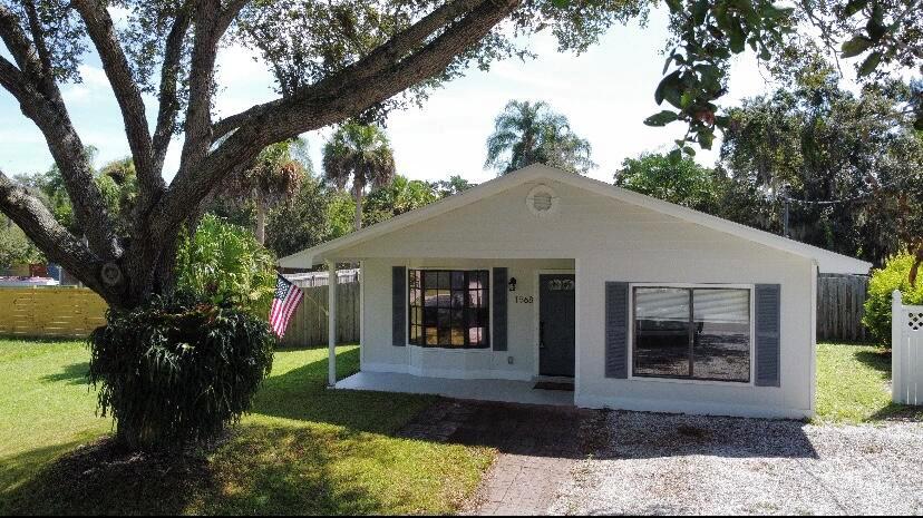DEPOSIT FLEXIBLE!!!!!! Great location - right next to Charles park with lots of hiking and walking trails!! Quiet neighborhood but MINUTES AWAY FROM DOWNTOWN AND THE BEACHES!!!!! Huge back yard with privacy fence all the way around and PETS NEGOTIABLE!!!! Large access gate to store your boar or anything of that size plus storage shed. Gazebo and a fire pit for ''cold'' nights to enjoy all year round.