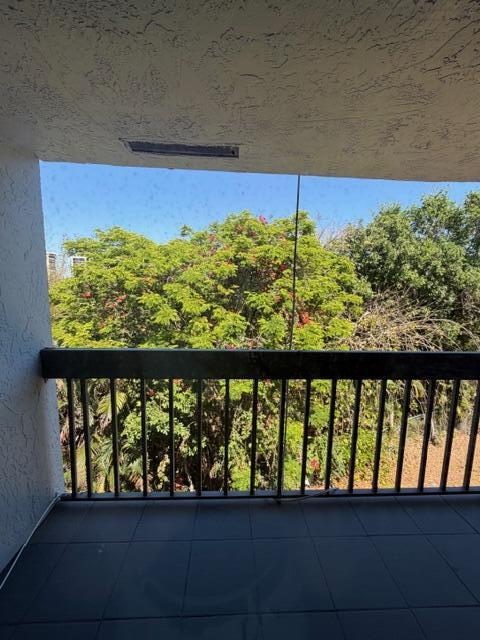 PRESIDENTIAL GOLFVIEW CONDO - Residential