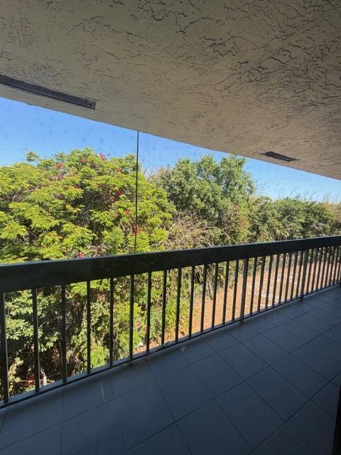 PRESIDENTIAL GOLFVIEW CONDO - Residential