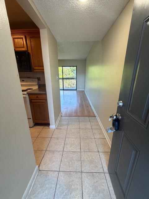 PRESIDENTIAL GOLFVIEW CONDO - Residential
