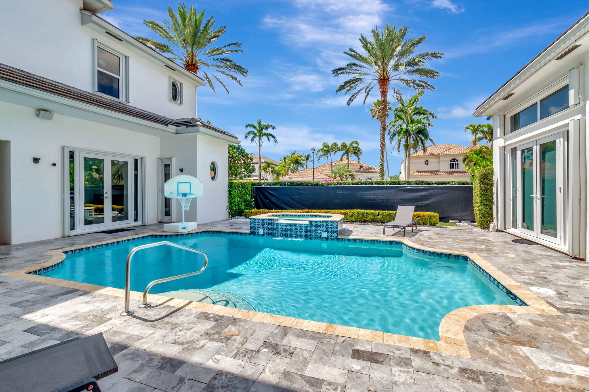 NORTH OAKS - Residential