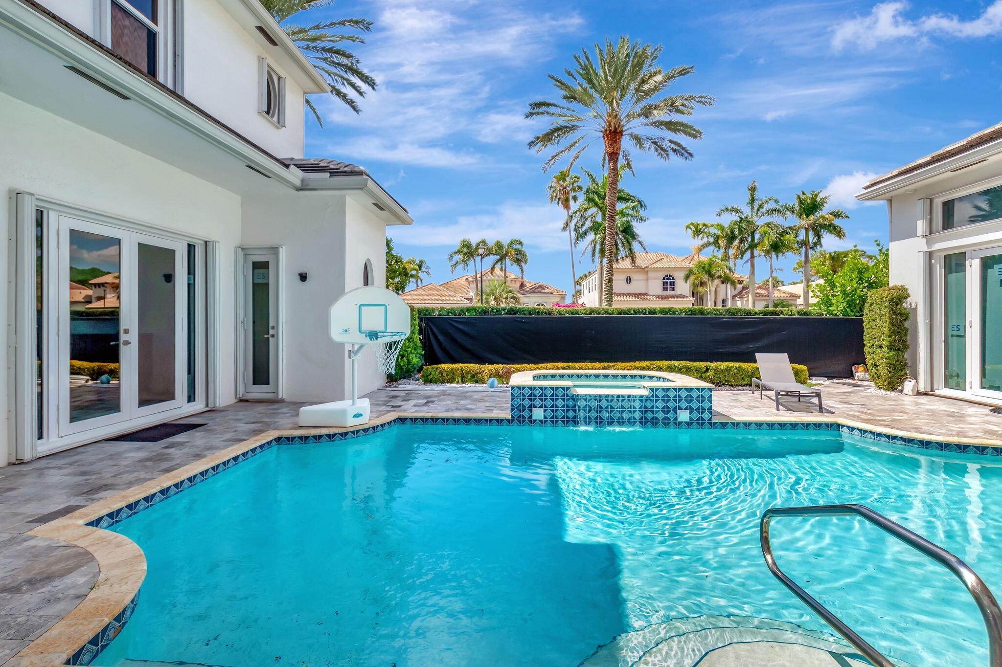 NORTH OAKS - Residential