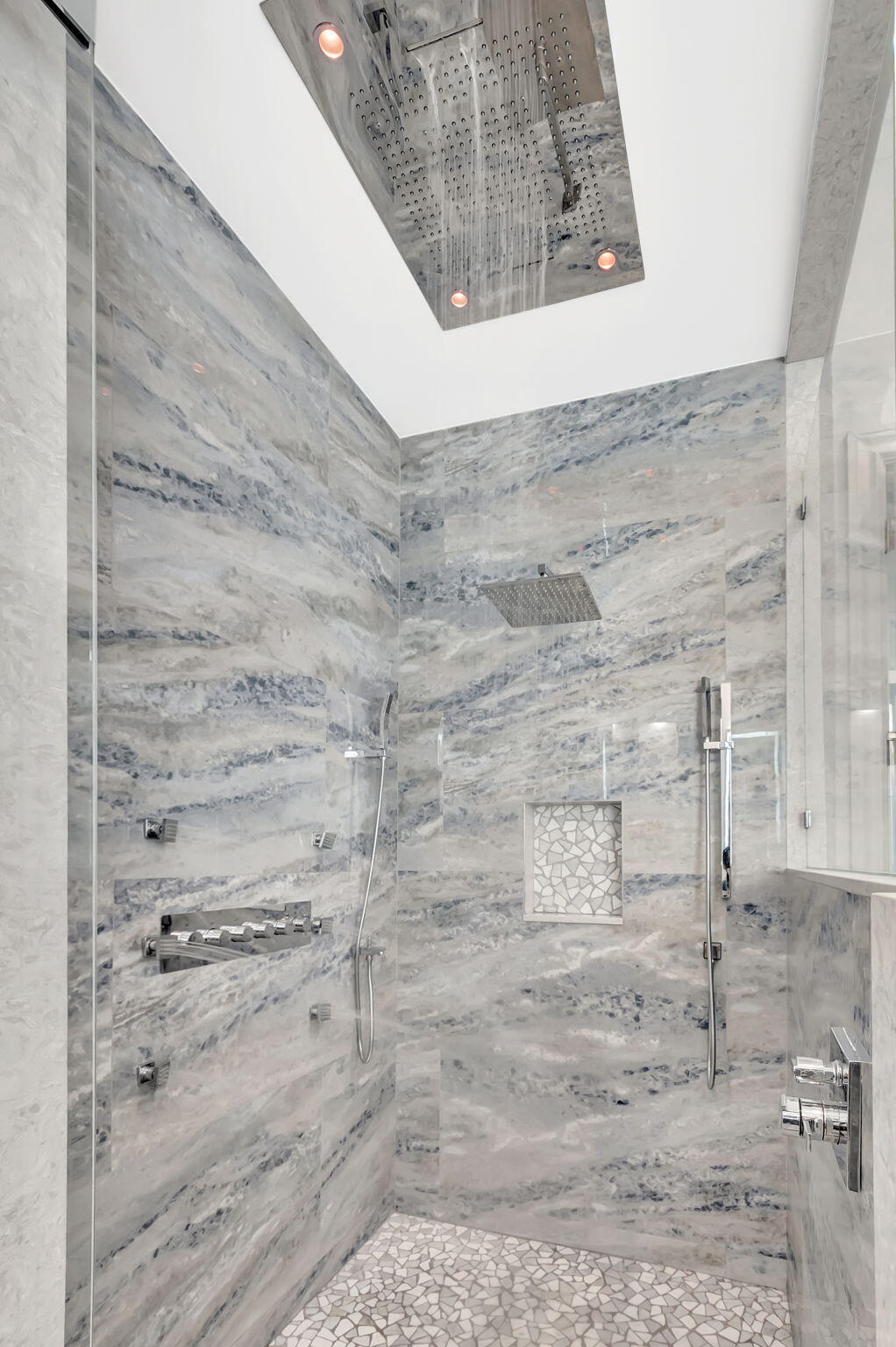 NORTH OAKS - Residential