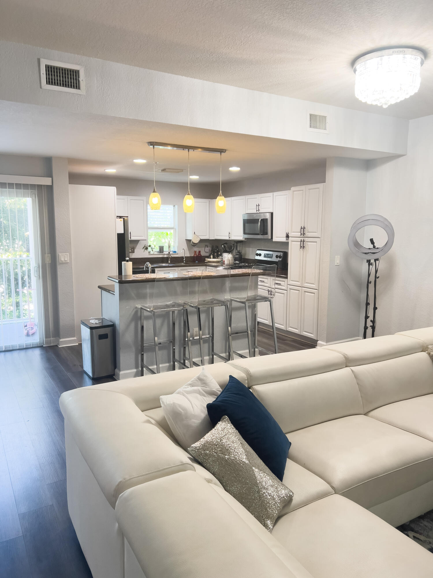 425 NE 1st Street