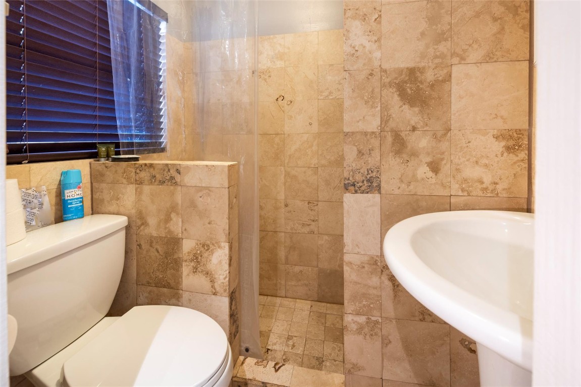 SOUTH MIDDLE RIVER - Residential Lease